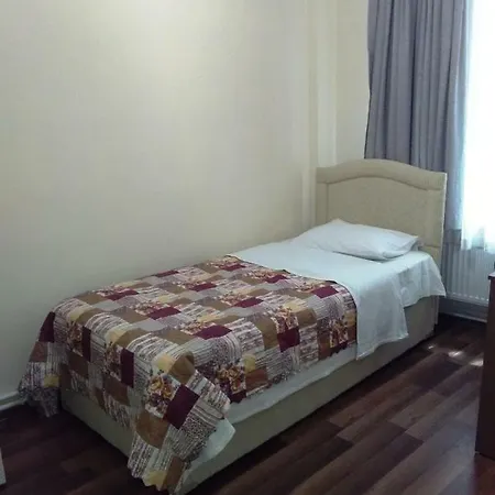 Bahar Hostel *