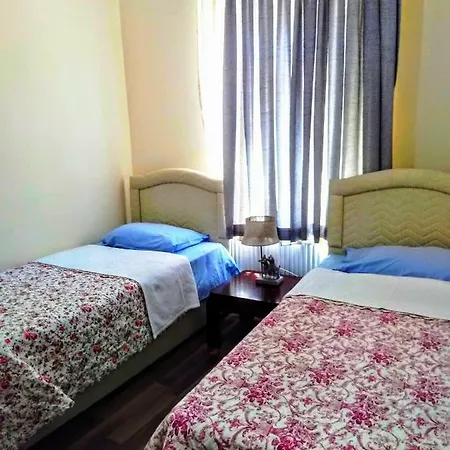 Bahar Hostel *